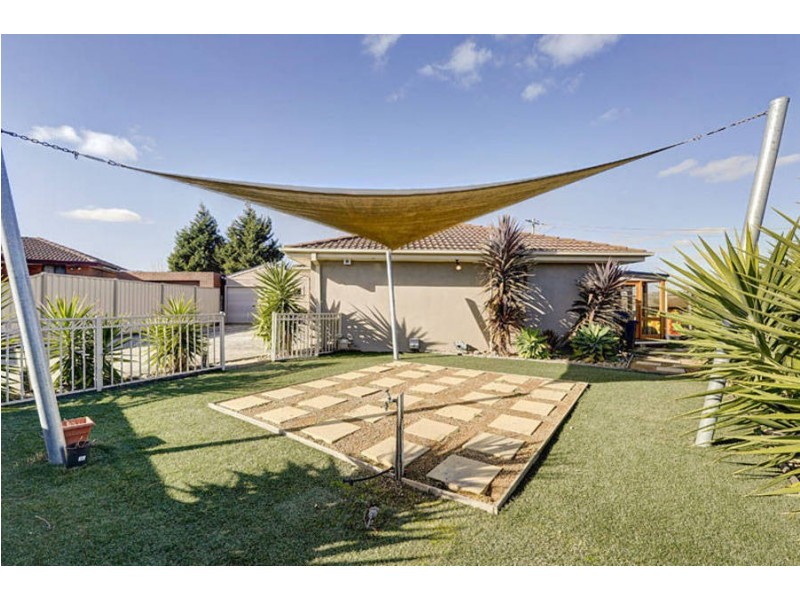 16 Nourell Court, Meadow Heights VIC 3048