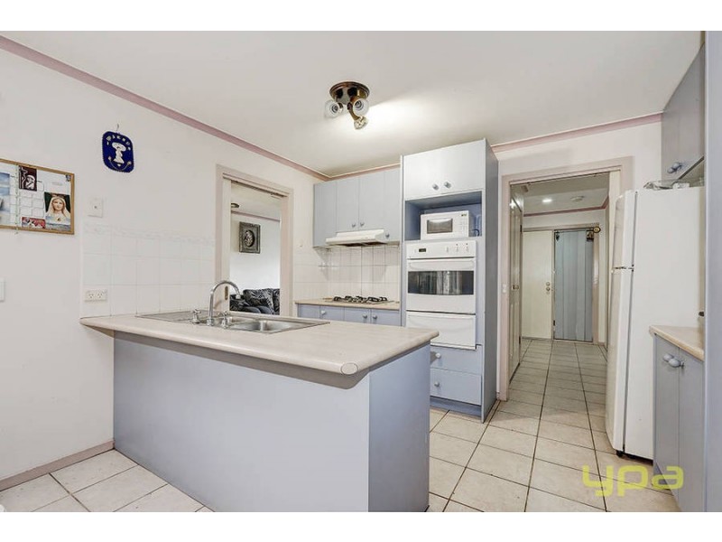 7 Pinnock Avenue, Roxburgh Park VIC 3064