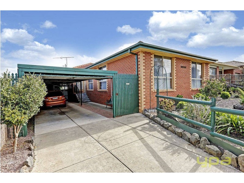 13 Manuka Place, Meadow Heights VIC 3048