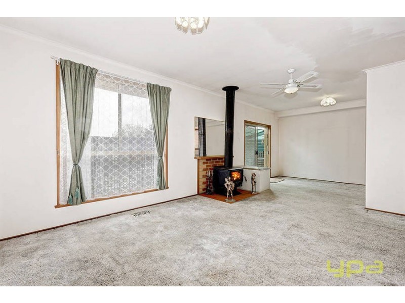 13 Manuka Place, Meadow Heights VIC 3048