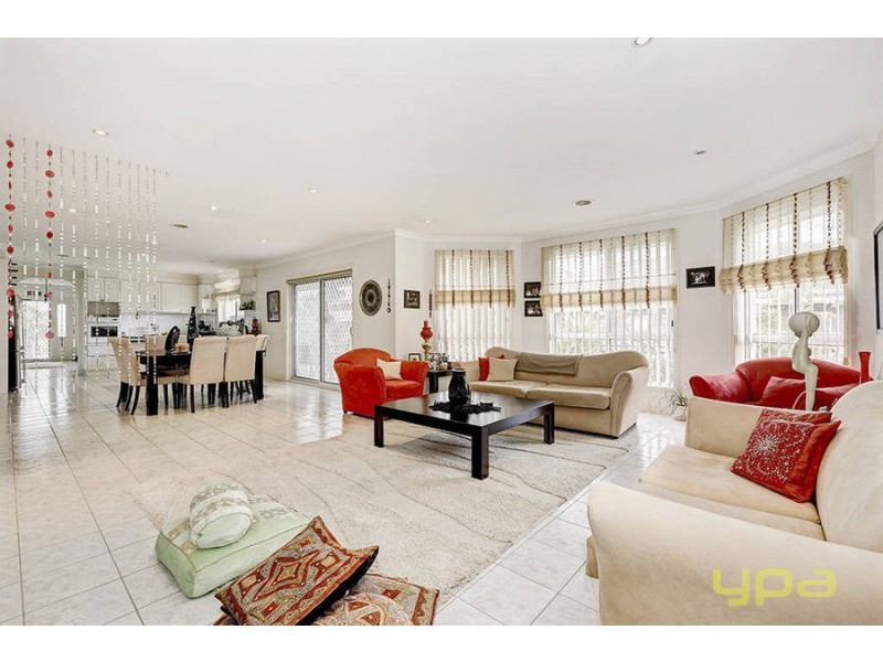 1 Truscott Avenue, Roxburgh Park VIC 3064