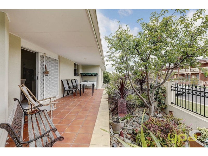 1 Truscott Avenue, Roxburgh Park VIC 3064