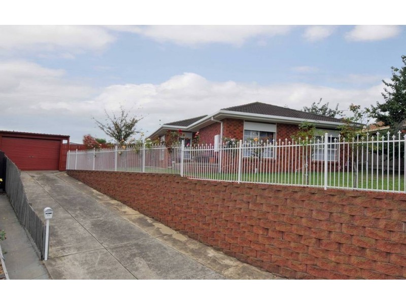 55 Bicentennial Crescent, Meadow Heights VIC 3048