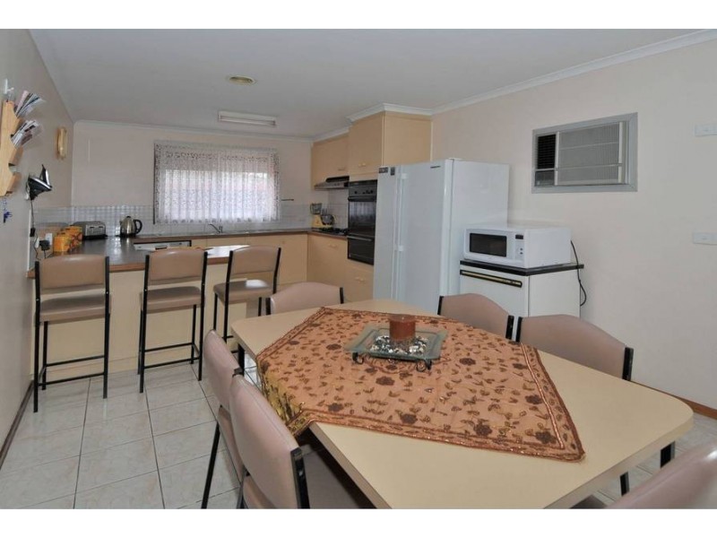 55 Bicentennial Crescent, Meadow Heights VIC 3048