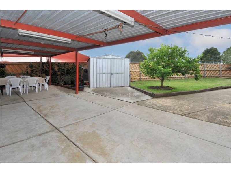55 Bicentennial Crescent, Meadow Heights VIC 3048