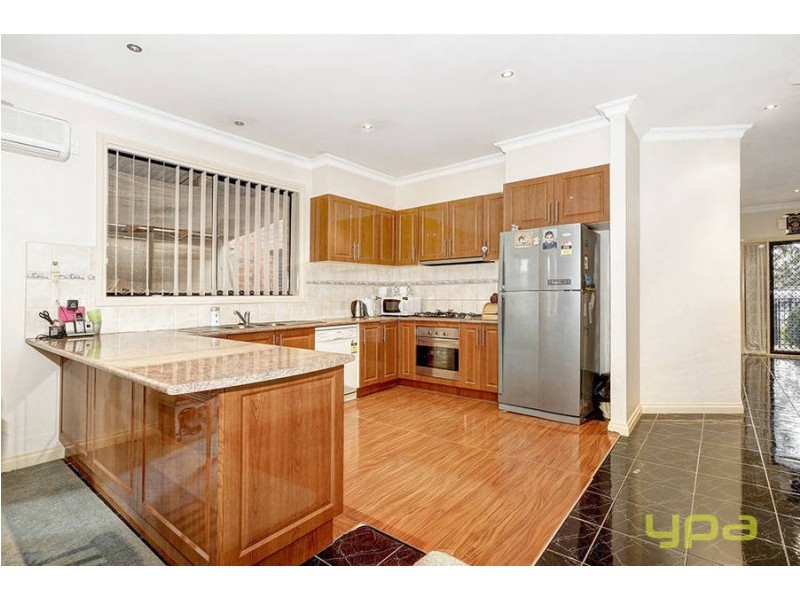 34 Broadway Street, Roxburgh Park VIC 3064