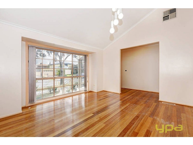 52 Nicholson Crescent, Meadow Heights VIC 3048