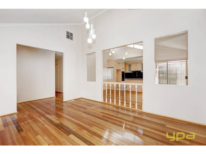 52 Nicholson Crescent, Meadow Heights VIC 3048