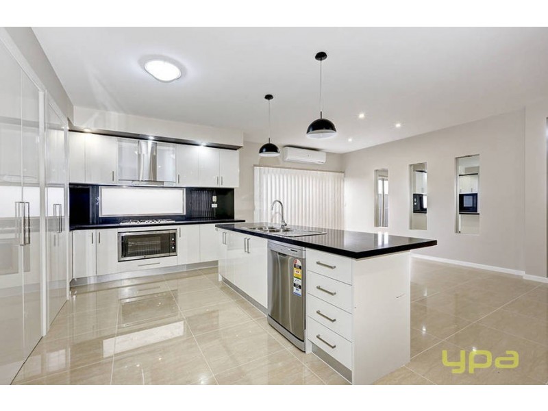 26 Villandry Street, Roxburgh Park VIC 3064