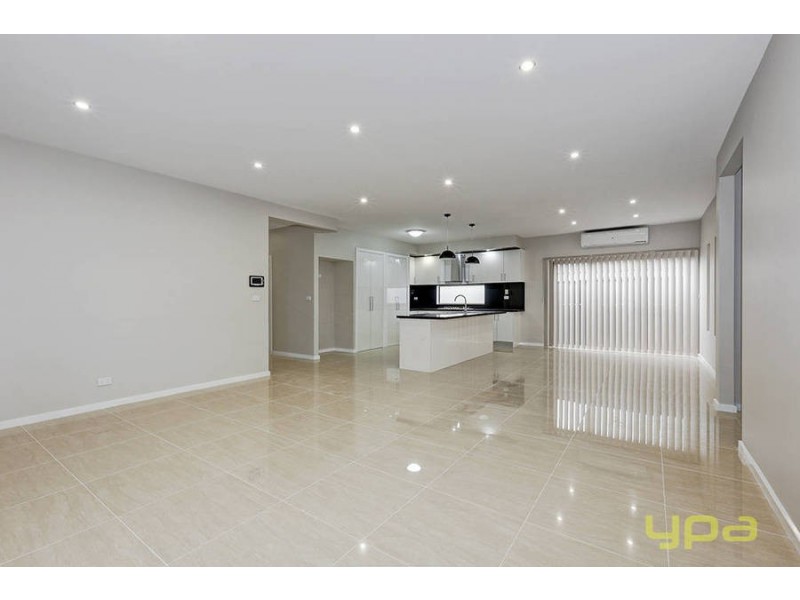 26 Villandry Street, Roxburgh Park VIC 3064