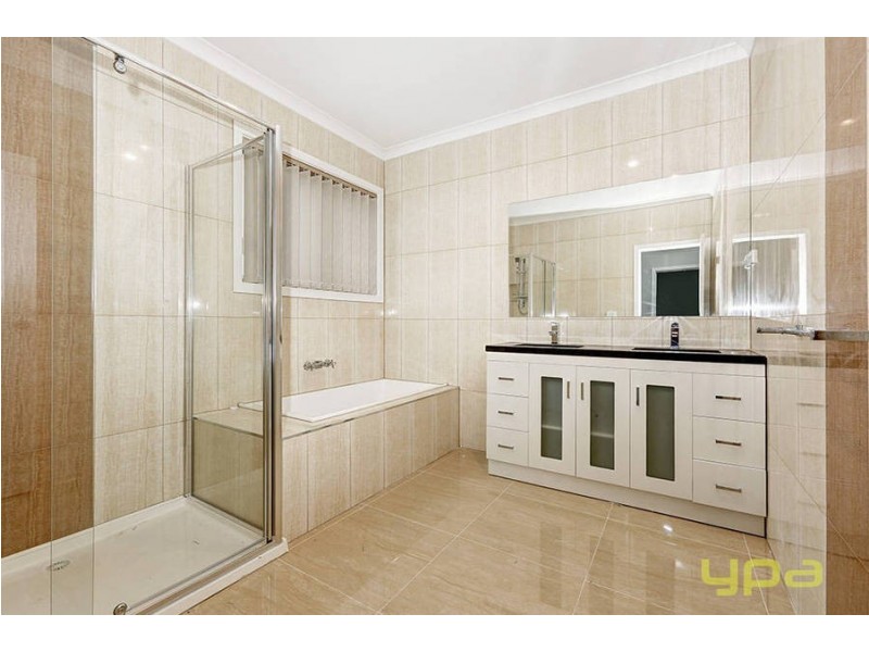 26 Villandry Street, Roxburgh Park VIC 3064