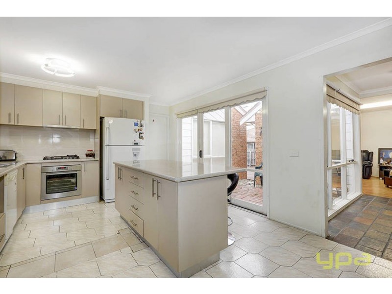 6 Eildon Court, Meadow Heights VIC 3048