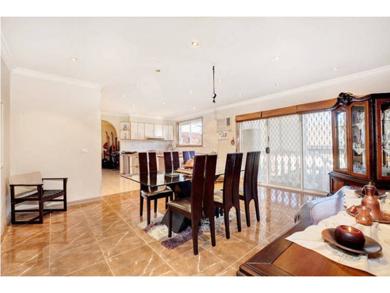 16 Amarina Close, Meadow Heights VIC 3048