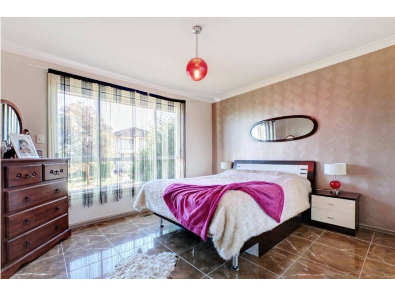 16 Amarina Close, Meadow Heights VIC 3048