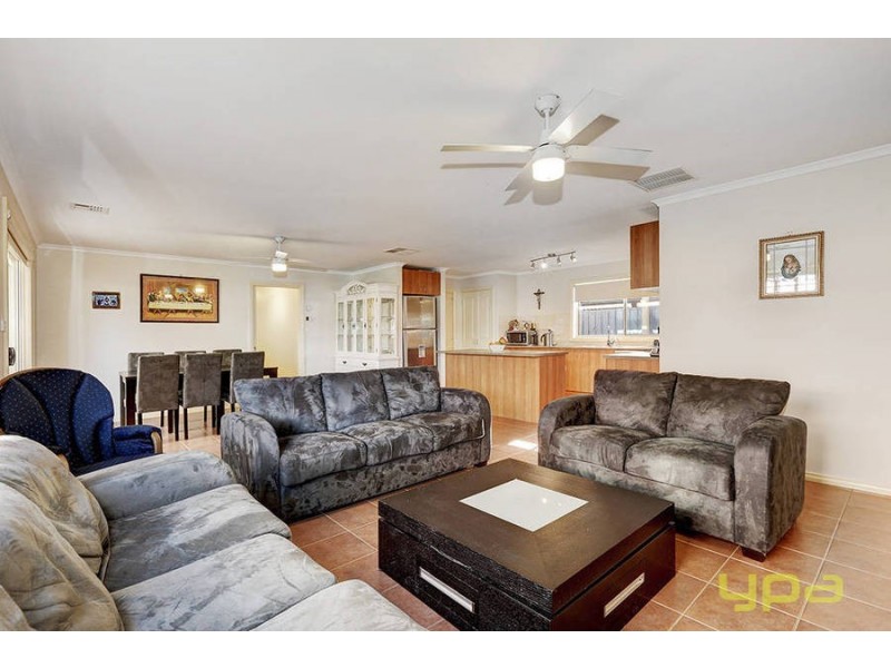 31 Wisla Circuit, Roxburgh Park VIC 3064