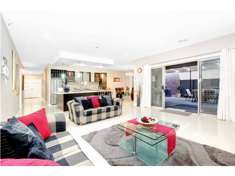 23 Coronet Avenue, Roxburgh Park VIC 3064