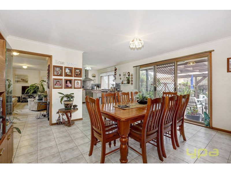 125 Rokewood Crescent, Meadow Heights VIC 3048