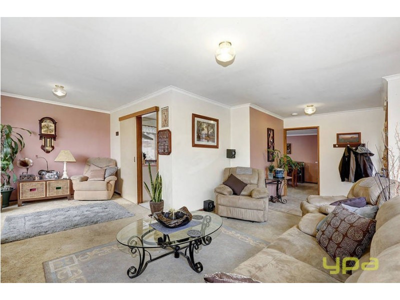 125 Rokewood Crescent, Meadow Heights VIC 3048