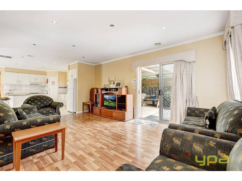 6 Moody Court, Roxburgh Park VIC 3064