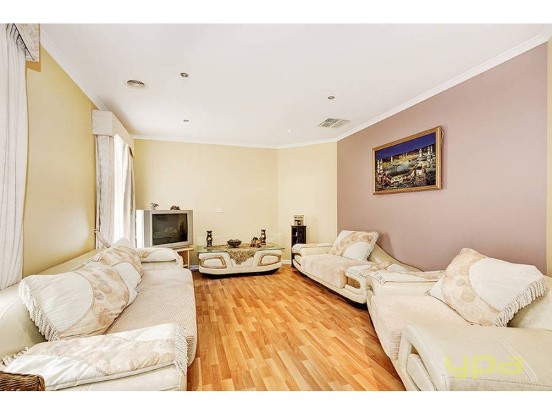 6 Moody Court, Roxburgh Park VIC 3064