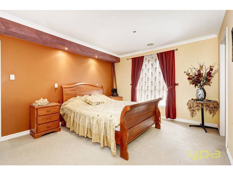 6 Moody Court, Roxburgh Park VIC 3064