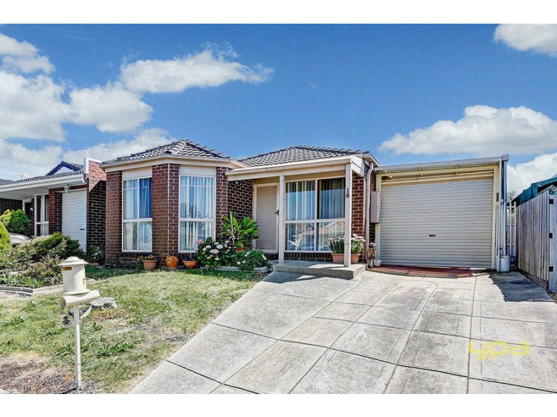 19 Pinnock Avenue, Roxburgh Park VIC 3064