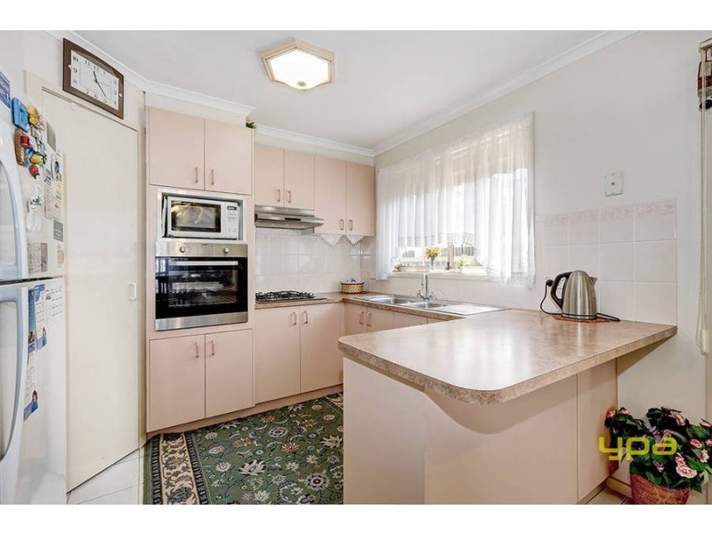 19 Pinnock Avenue, Roxburgh Park VIC 3064