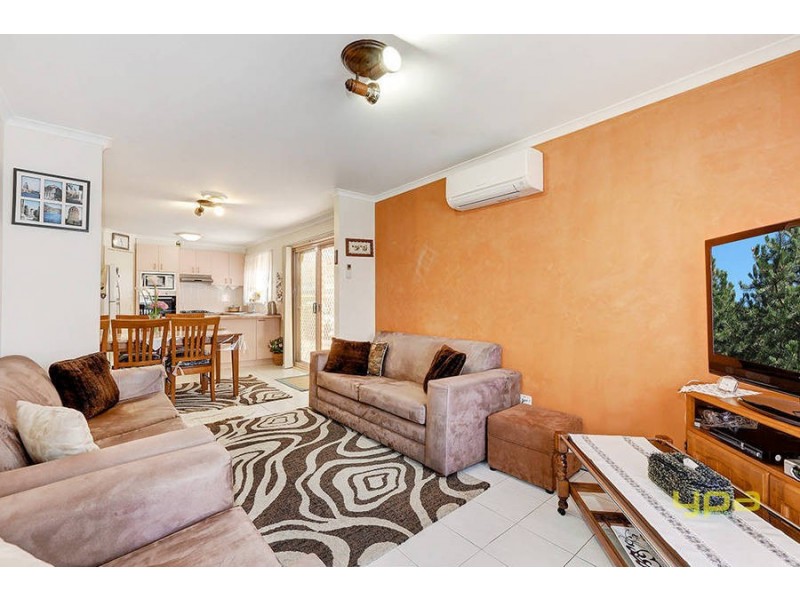 19 Pinnock Avenue, Roxburgh Park VIC 3064