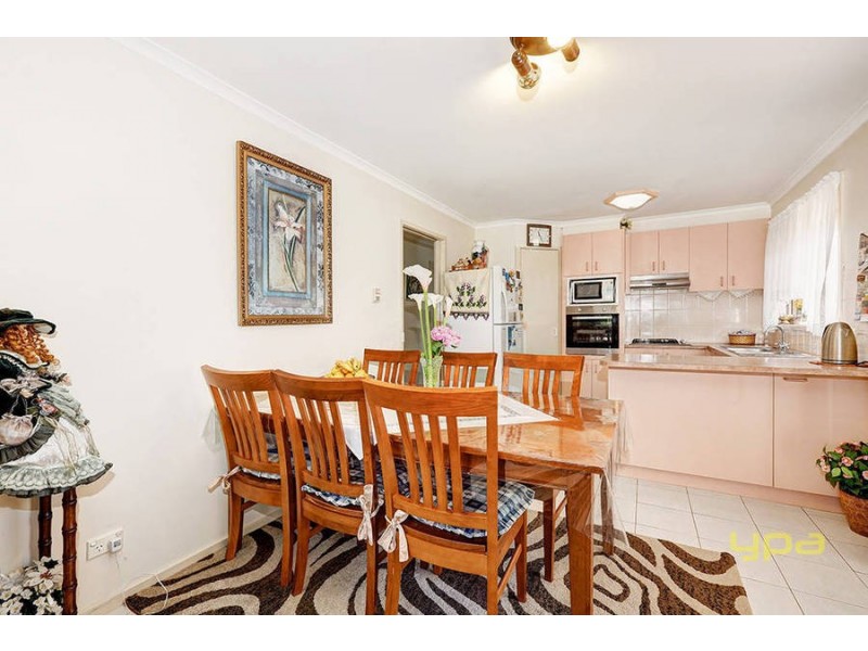 19 Pinnock Avenue, Roxburgh Park VIC 3064