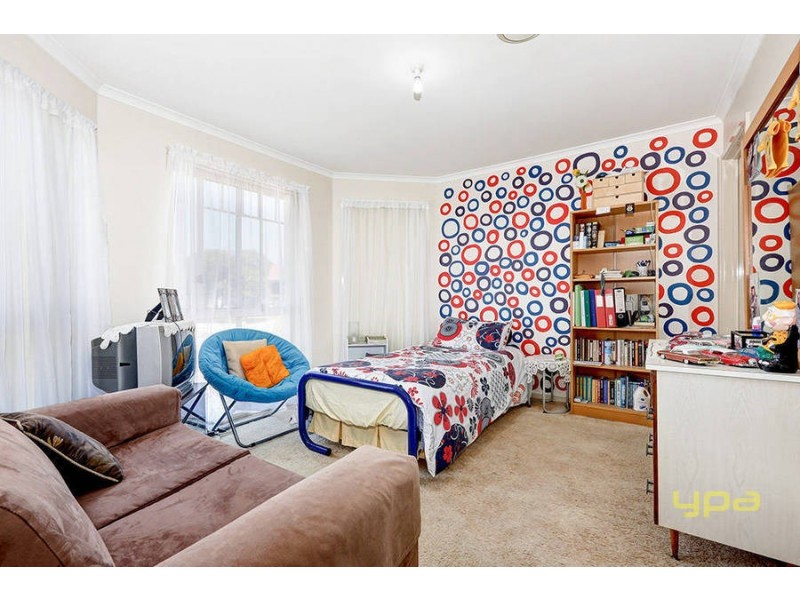 19 Pinnock Avenue, Roxburgh Park VIC 3064