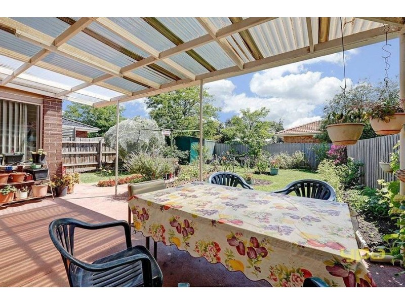 19 Pinnock Avenue, Roxburgh Park VIC 3064