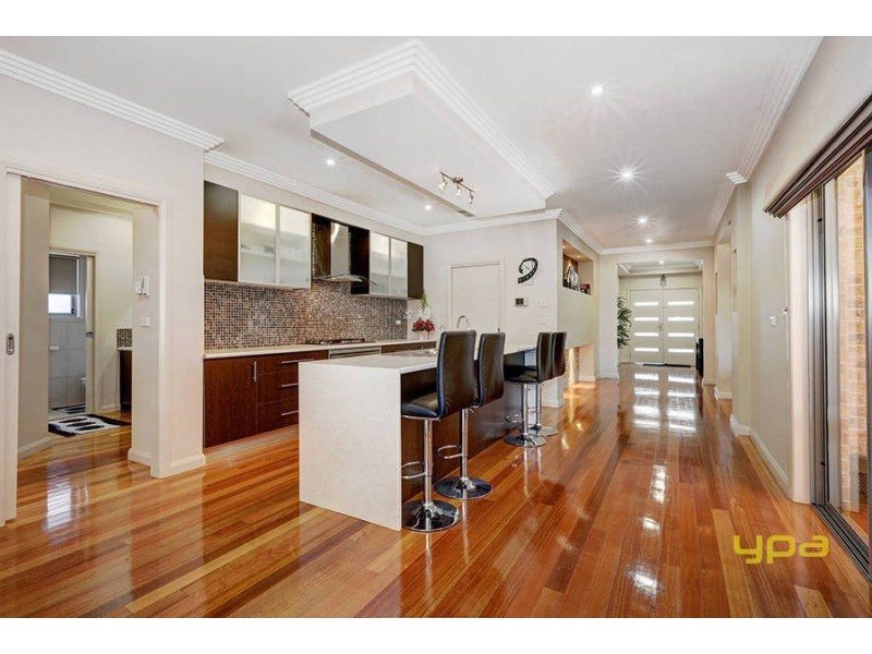 32 Santa Cruz Blvd, Roxburgh Park VIC 3064