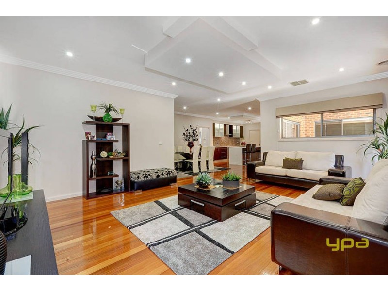 32 Santa Cruz Blvd, Roxburgh Park VIC 3064