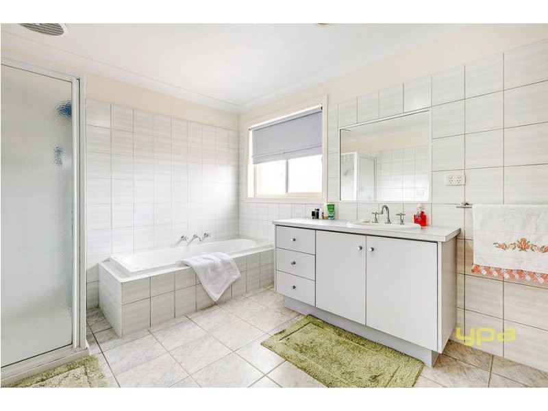 17 Cashmore Place, Roxburgh Park VIC 3064