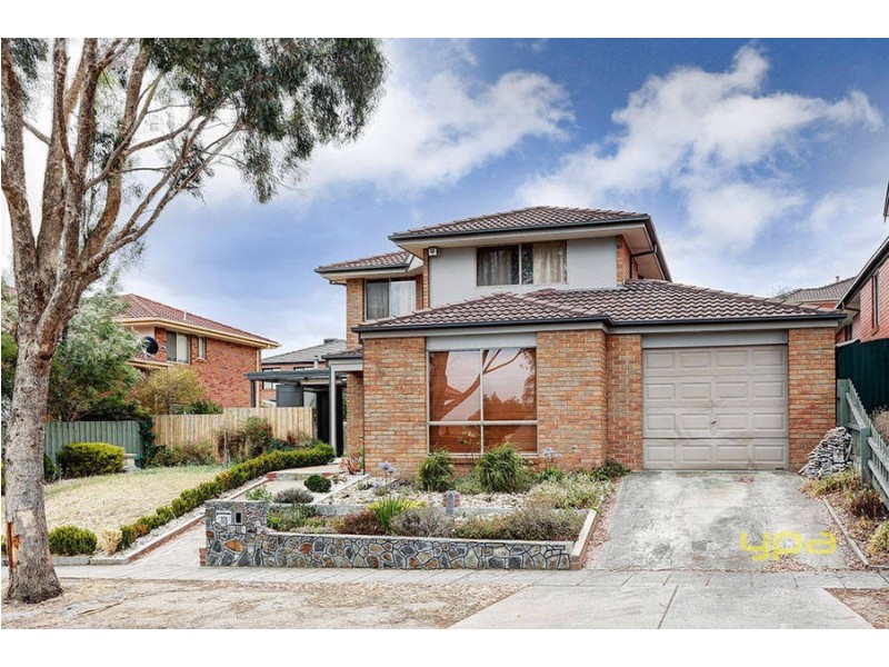 18  Pickersgill Crescent, Roxburgh Park VIC 3064