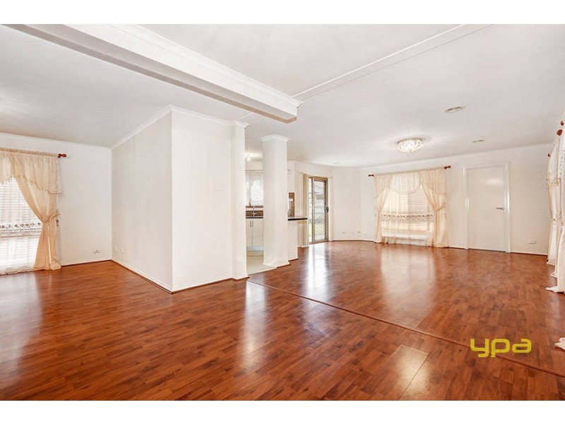 18  Pickersgill Crescent, Roxburgh Park VIC 3064