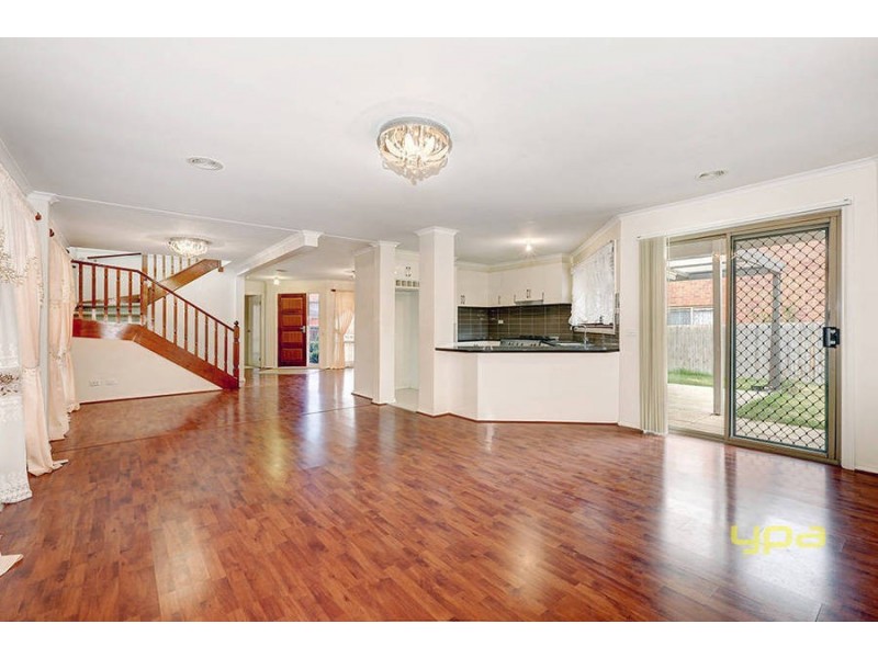 18  Pickersgill Crescent, Roxburgh Park VIC 3064