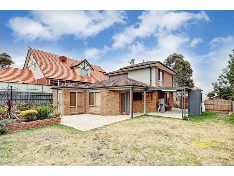 18  Pickersgill Crescent, Roxburgh Park VIC 3064
