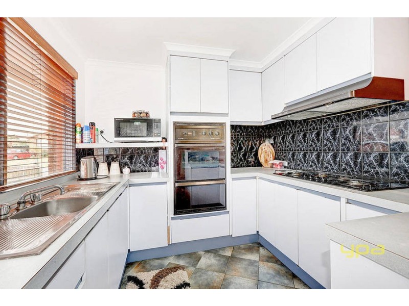 8 Colignan Court, Meadow Heights VIC 3048