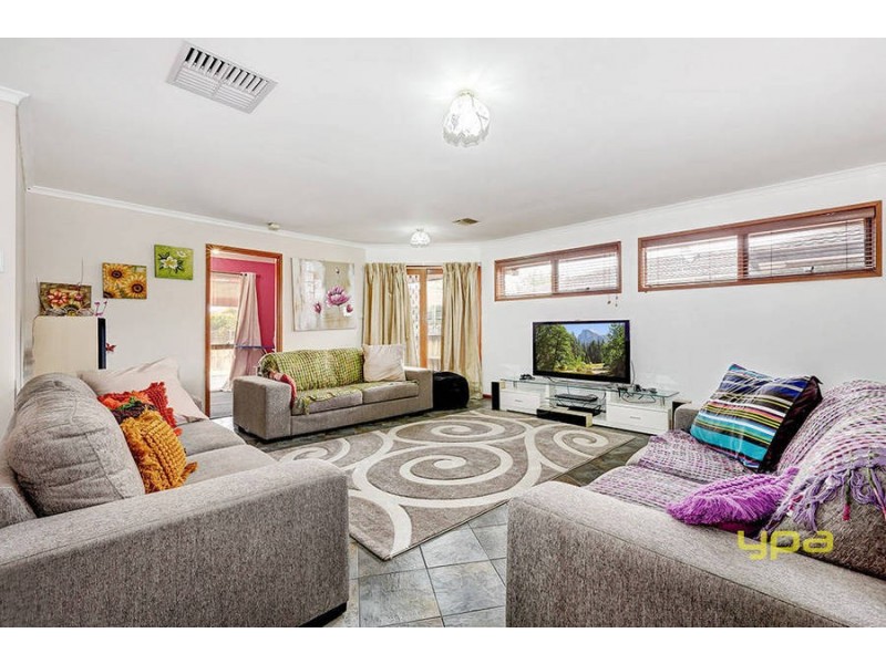 8 Colignan Court, Meadow Heights VIC 3048