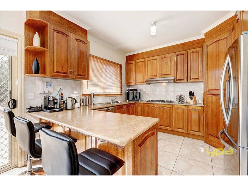 42 Sandover Drive, Roxburgh Park VIC 3064