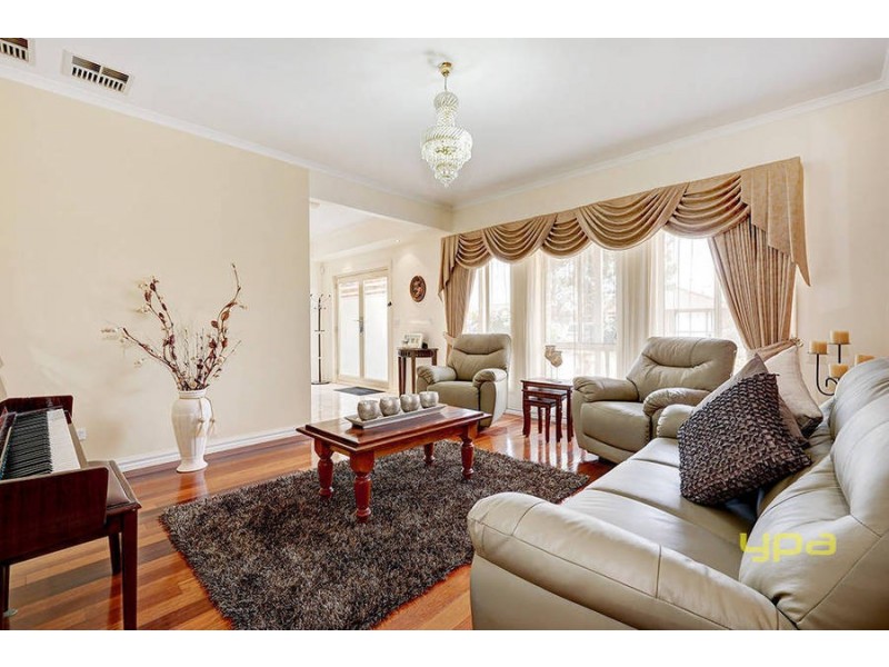 42 Sandover Drive, Roxburgh Park VIC 3064