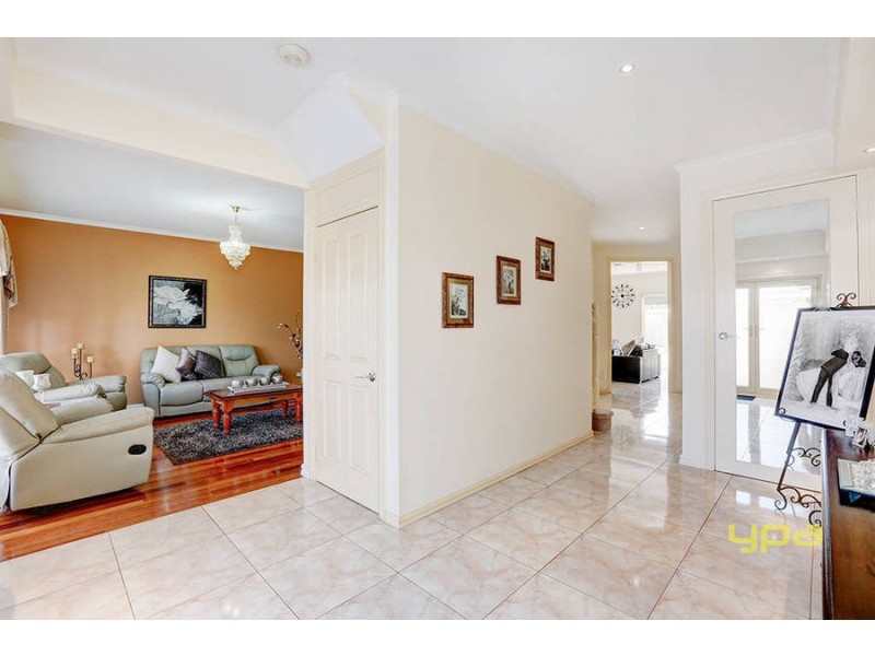 42 Sandover Drive, Roxburgh Park VIC 3064