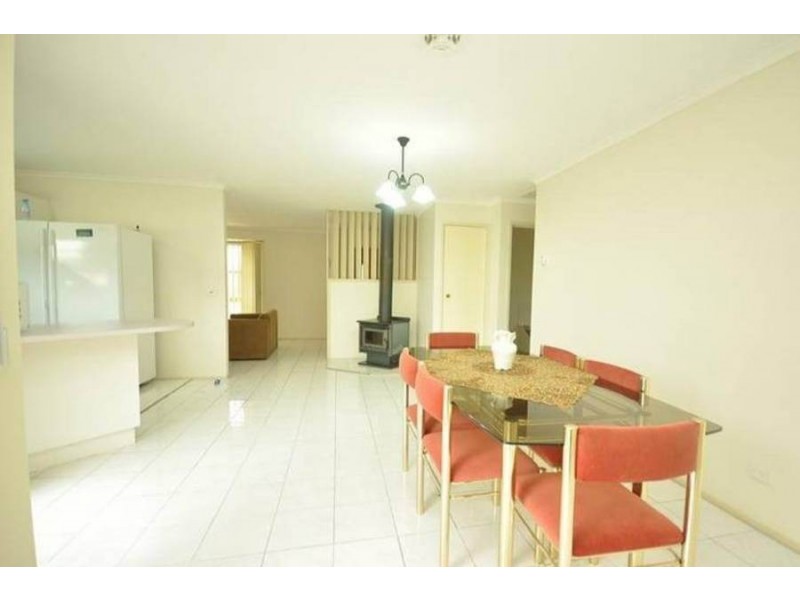 3 Yarcombe Crescent, Craigieburn VIC 3064