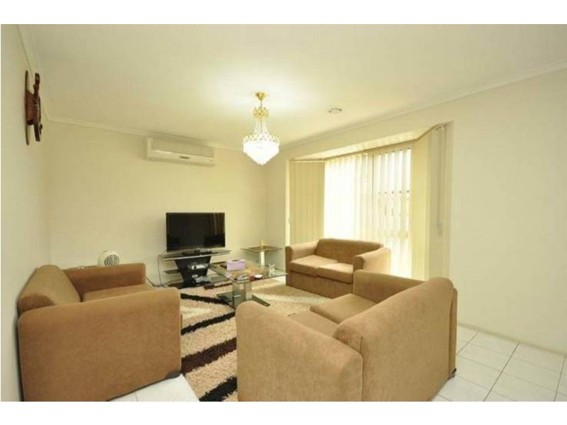 3 Yarcombe Crescent, Craigieburn VIC 3064