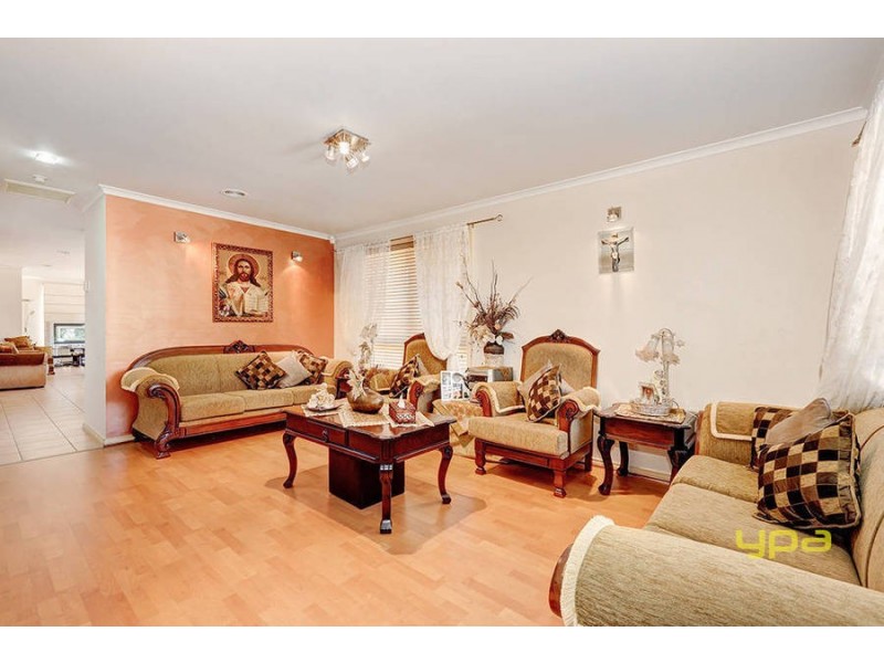 31 Kennedy Parade, Roxburgh Park VIC 3064