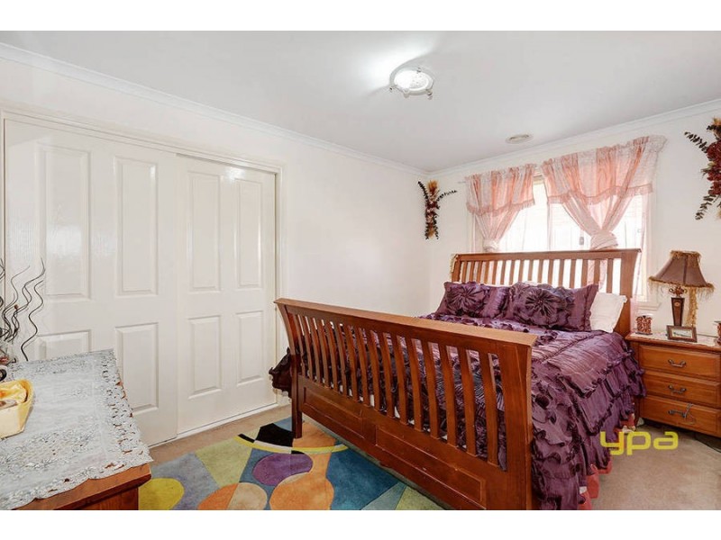 5 Colchester Circuit, Roxburgh Park VIC 3064