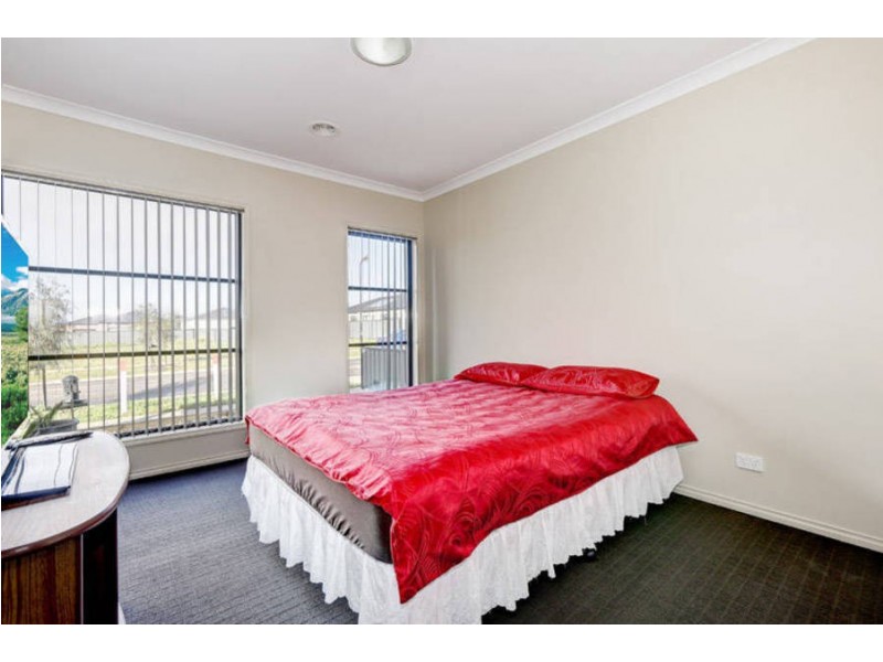 6 Flannery Street, Craigieburn VIC 3064