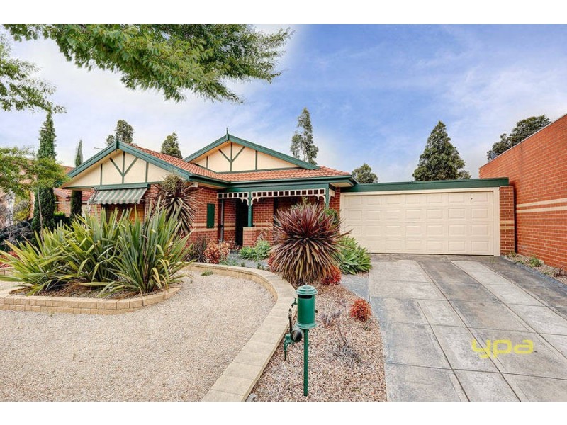 24 Rutherford Way, Roxburgh Park VIC 3064