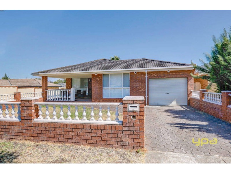 10 Elgata Close, Meadow Heights VIC 3048